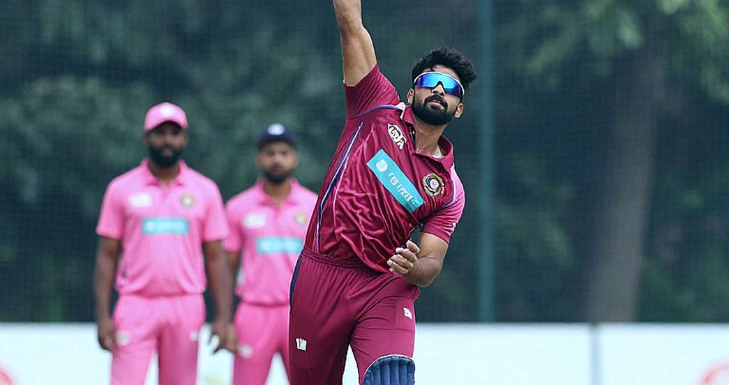 চোটের খাতা: আধুনিক ক্রিকেটের শরীর-সংকটের এক চিকিৎসকের নজর
