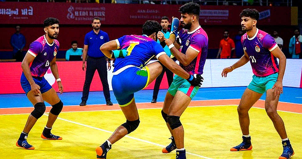 কাবাডি: ৩০ সেকেন্ডের আক্রমণ, ৪০ মিনিটের যুদ্ধ — নিয়ম, লিগ, অর্থনীতি ও ভবিষ্যতের পূর্ণাঙ্গ বিশ্লেষণ